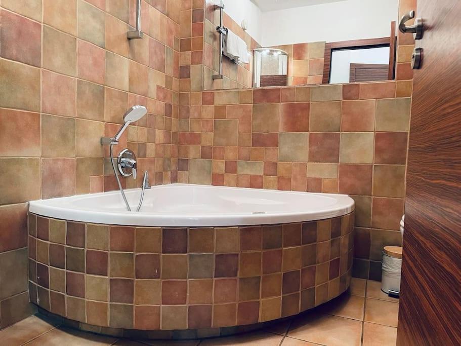 Apartament Shiraz Garden Warszawa